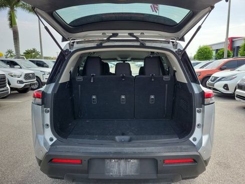 Certified 2024 Nissan Pathfinder SV FWD image 11