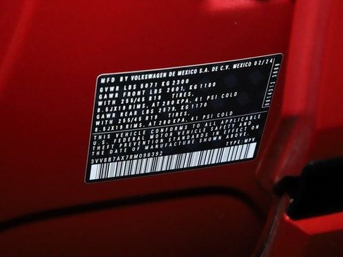 Used 2024 Volkswagen Tiguan SE R-Line image 21