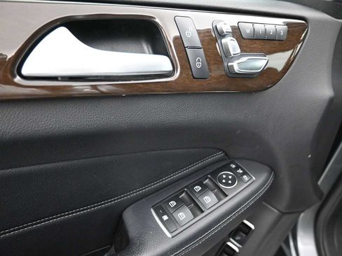 Used 2019 Mercedes-Benz GLS 450 4MATIC image 9