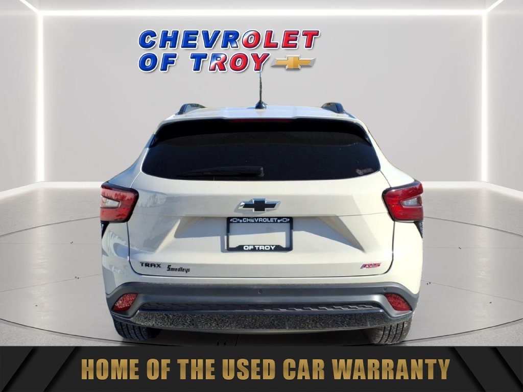 Used 2026 Chevrolet Trax RS w/ Sunroof Package FWD image 8