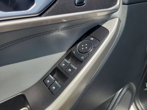 Used 2022 Ford Explorer XLT w/ Equipment Group 202A RWD image 13