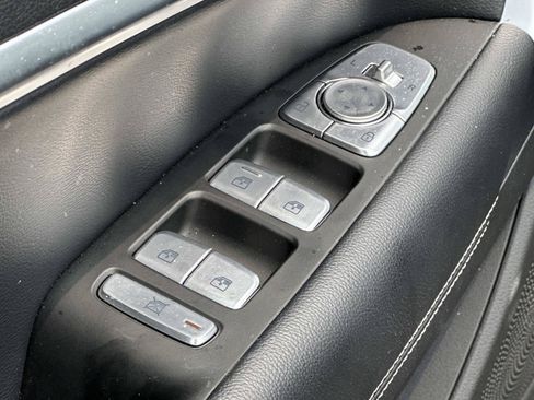 Used 2026 Genesis G70 2.5T RWD image 29