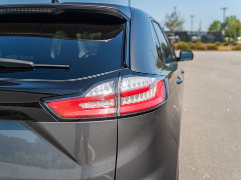 Used 2024 Ford Edge SEL image 14