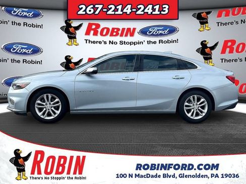 Used 2017 Chevrolet Malibu LT FWD image 4