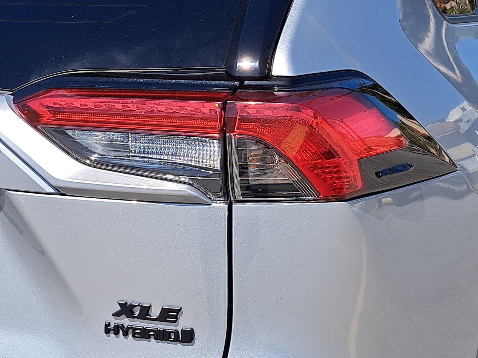 Used 2023 Toyota RAV4 XLE Premium AWD/4WD image 39