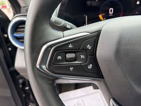 Used 2025 Chevrolet Trax LT w/ LT Convenience Package FWD image 23