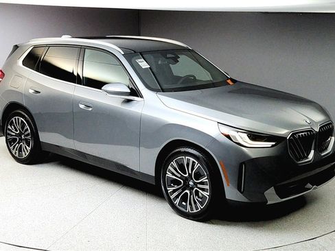 Used 2025 BMW X3 xDrive30i w/ Premium Package image 13