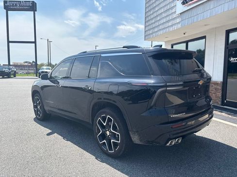 Used 2026 Chevrolet Traverse High Country FWD image 7