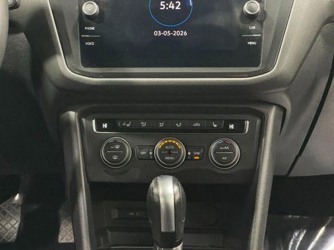 Used 2021 Volkswagen Tiguan SE image 15