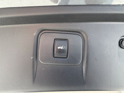 Used 2016 Nissan Murano SL FWD image 16