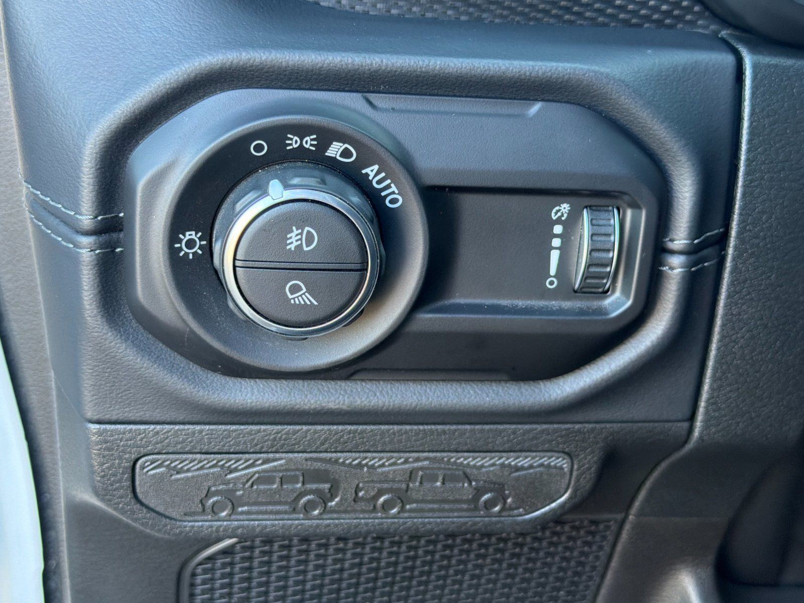 Used 2026 Jeep Gladiator Mojave AWD/4WD image 33