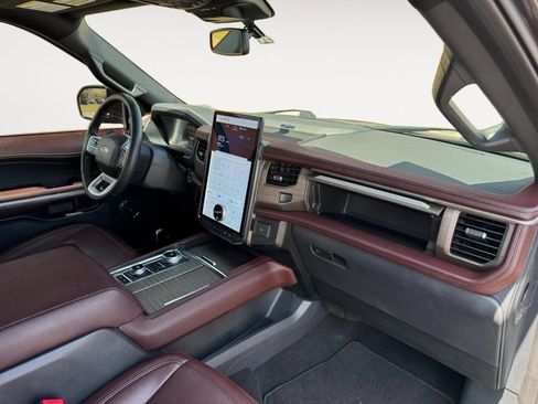 Certified 2024 Ford Expedition Limited AWD/4WD image 15