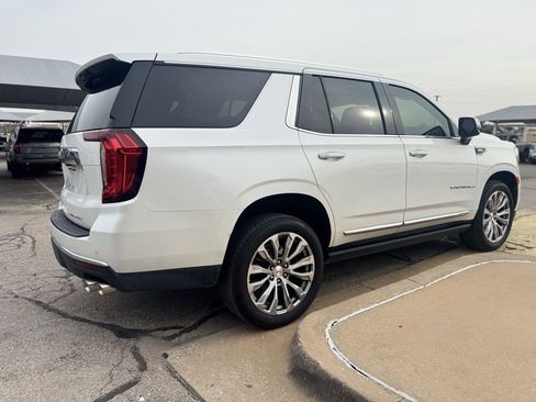 Used 2021 GMC Yukon Denali w/ Denali Premium Package image 4