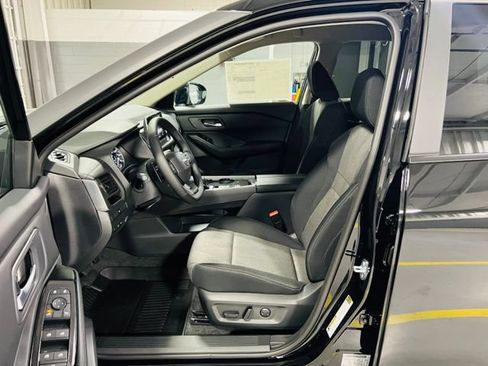New 2026 Nissan Rogue SV FWD image 19