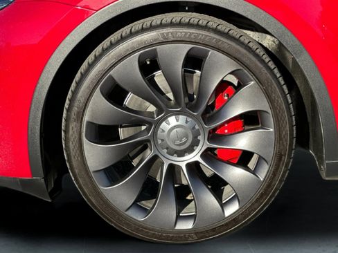 Used 2023 Tesla Model Y Performance image 24