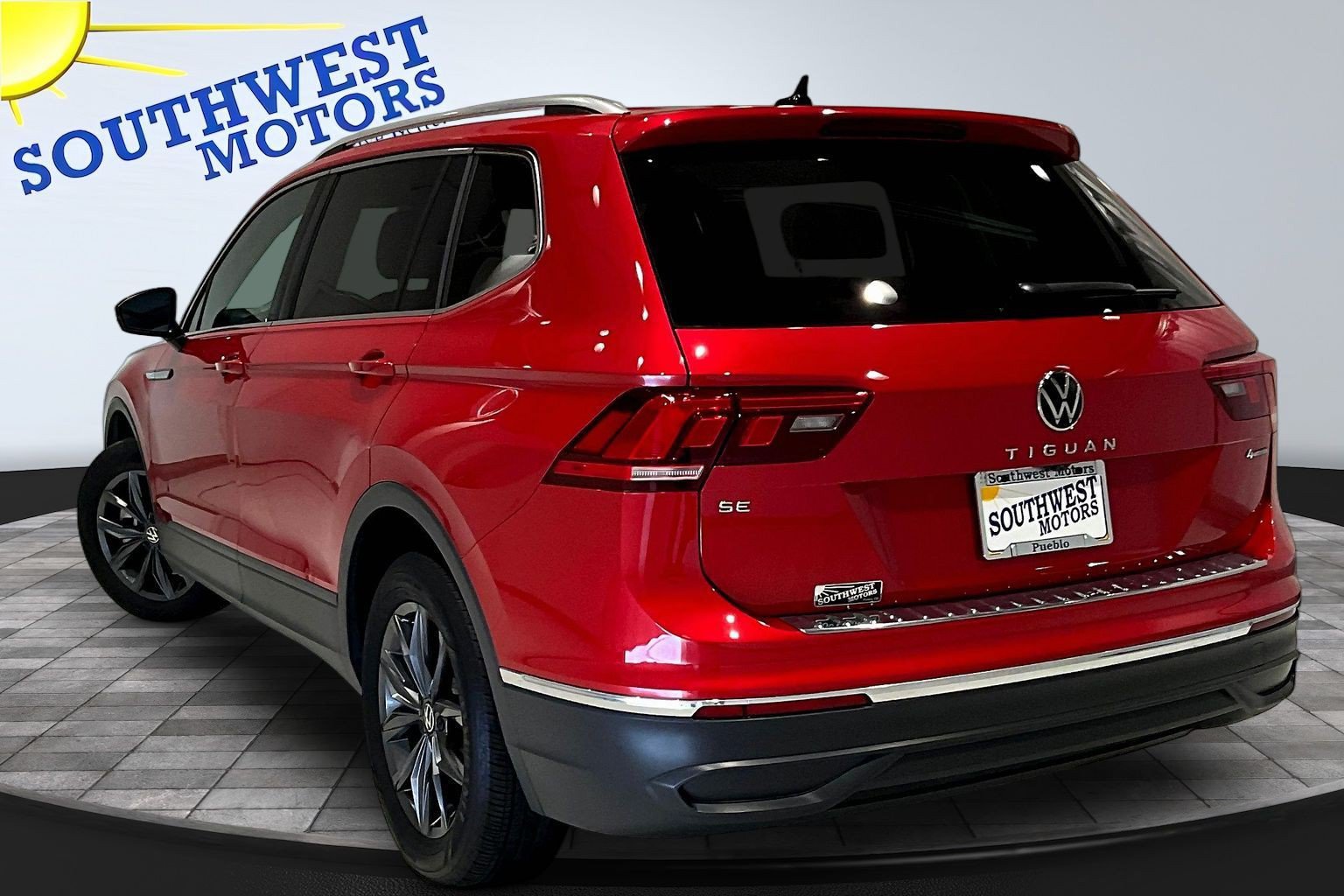 Used 2022 Volkswagen Tiguan SE AWD/4WD image 5