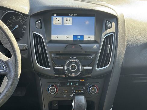 Used 2017 Ford Focus SEL image 29