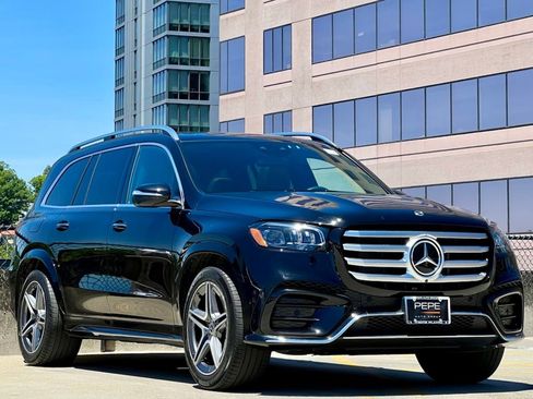 Used 2024 Mercedes-Benz GLS 450 4MATIC image 1