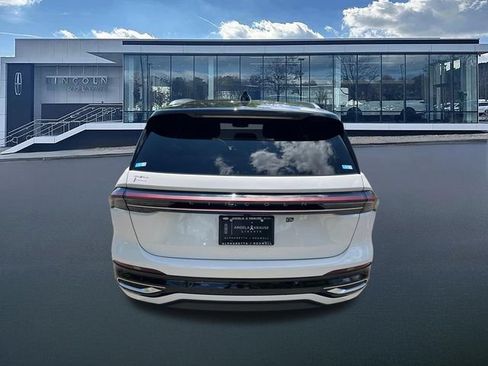 New 2026 Lincoln Nautilus Reserve AWD/4WD image 7
