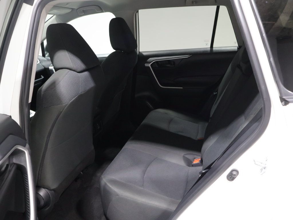 Used 2025 Toyota RAV4 LE AWD/4WD image 18