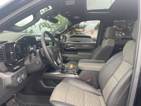 Used 2025 Chevrolet Silverado 1500 ZR2 w/ Technology Package AWD/4WD image 8