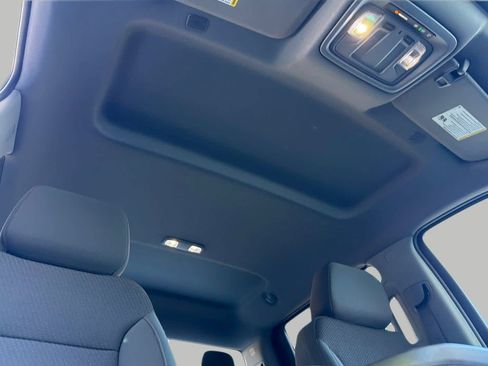 Used 2021 Chevrolet Silverado 1500 Custom AWD/4WD image 18