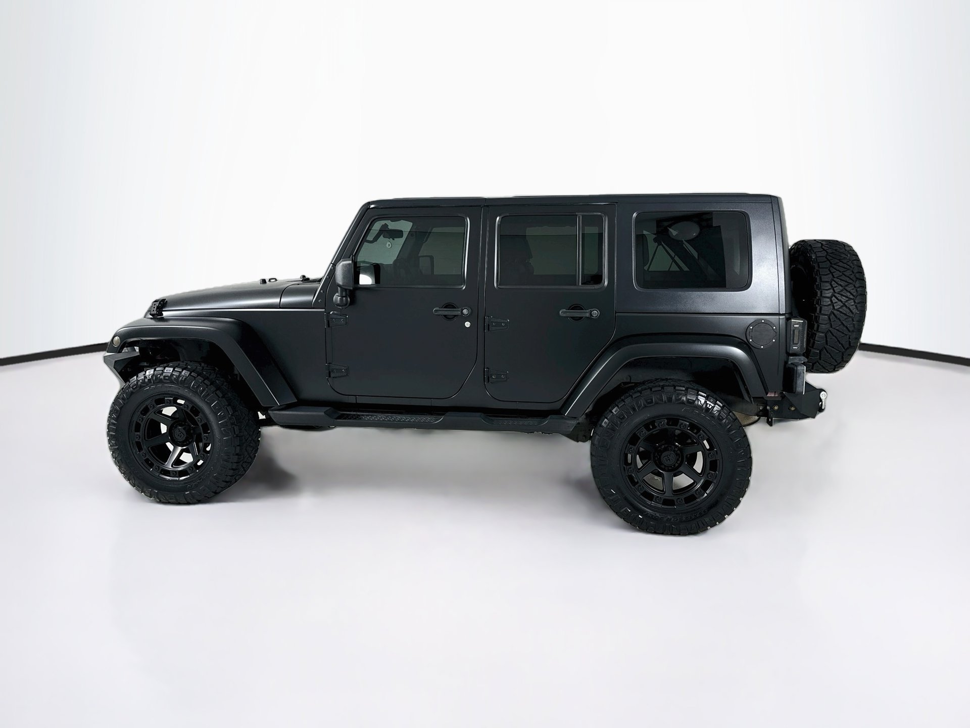 Used 2010 Jeep Wrangler Unlimited Sahara w/ Trailer Tow Group AWD/4WD image 5