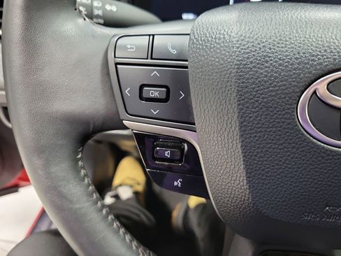 Used 2025 Toyota Camry XLE image 35