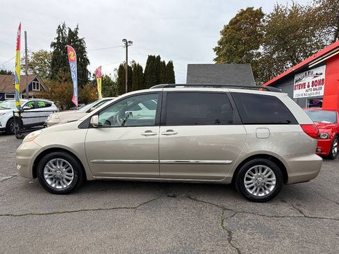 Used 2007 Toyota Sienna XLE image 6