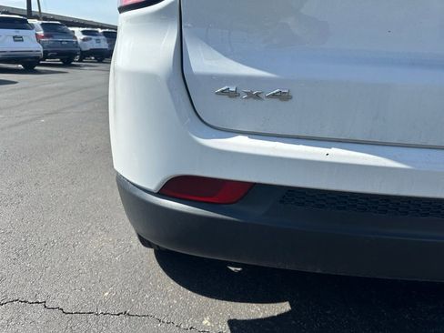 Used 2024 Jeep Compass Latitude image 9