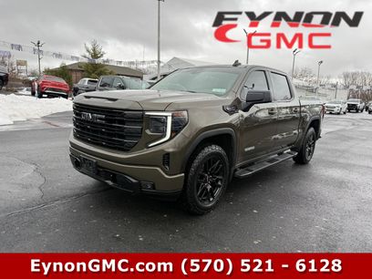 Used 2024 GMC Sierra 1500 Elevation w/ LPO, Elevation Black Package