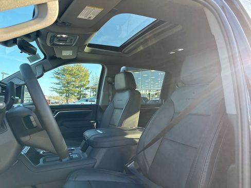 New 2026 GMC Sierra 2500 Denali w/ Denali Reserve Package AWD/4WD image 16