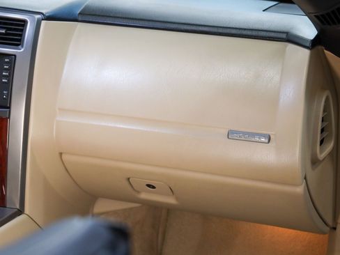 Used 2008 Cadillac XLR RWD image 20