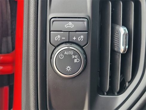 Used 2022 Chevrolet Silverado 1500 Custom image 21