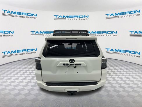 Used 2021 Toyota 4Runner SR5 Premium image 4