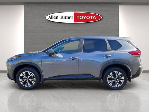 Used 2023 Nissan Rogue SV image 10