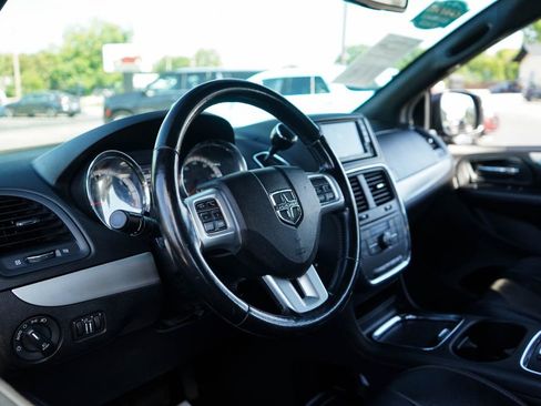 Used 2019 Dodge Grand Caravan GT FWD image 5
