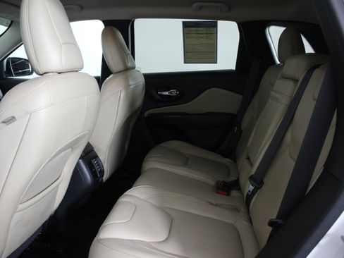 Used 2016 Jeep Cherokee Limited w/ Technology Group image 20