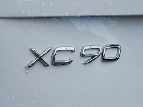 Certified 2024 Volvo XC90 T8 Plus w/ Protection Package Premier AWD/4WD image 28