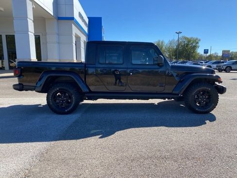 Used 2023 Jeep Gladiator Willys image 6
