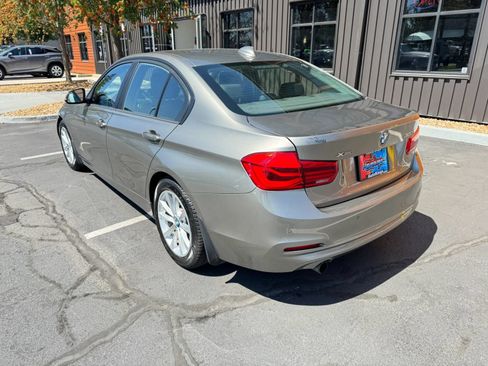 Used 2017 BMW 320i xDrive Sedan AWD/4WD image 3