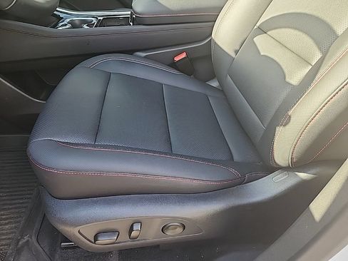 Used 2025 Chevrolet Traverse Z71 w/ Enhanced Driving Package AWD/4WD image 7