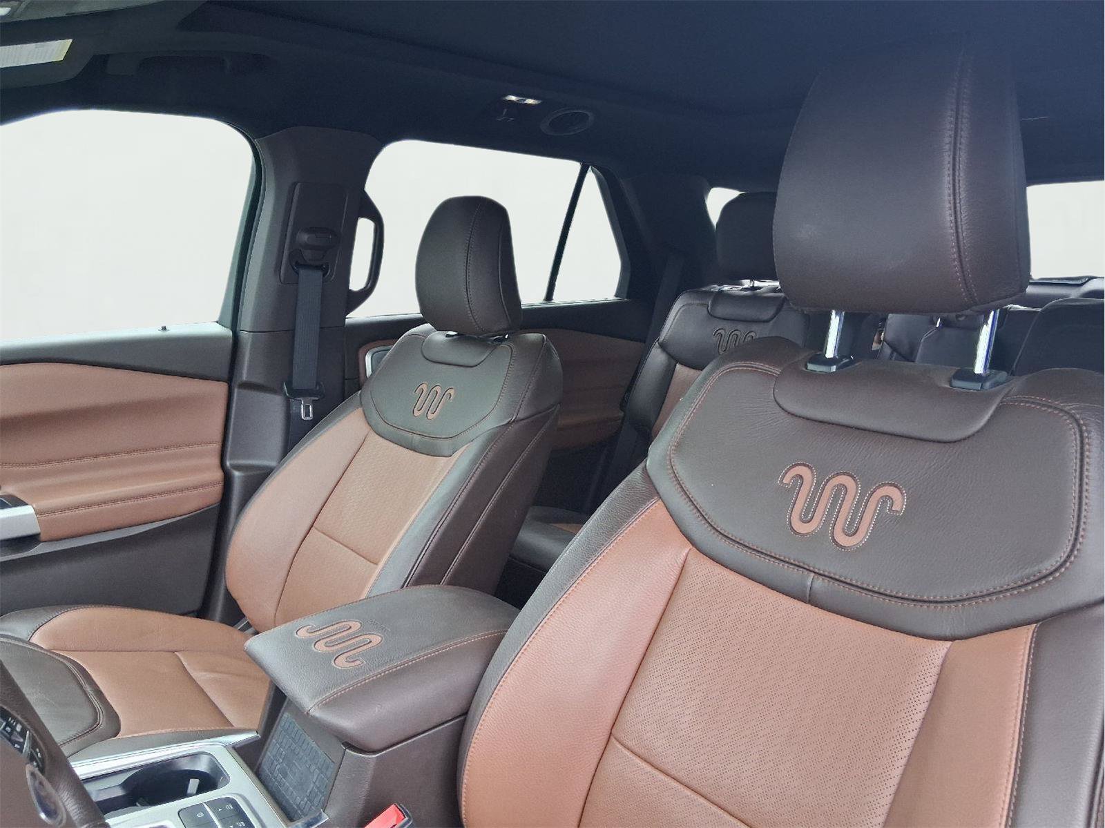 Used 2024 Ford Explorer King Ranch w/ Technology Package RWD image 12