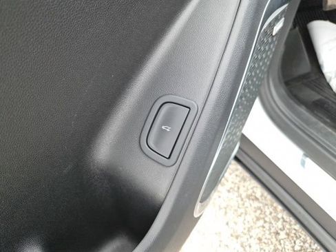 Used 2025 Buick Enclave Preferred w/ LPO, Floor Liner Package image 15