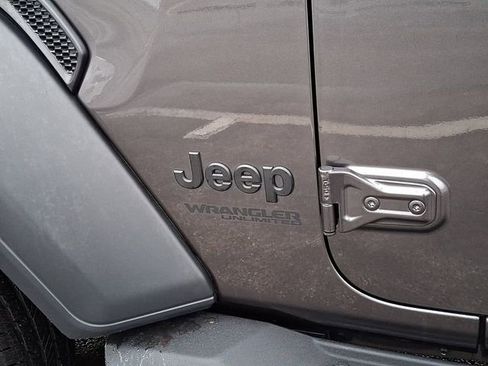 Used 2022 Jeep Wrangler Unlimited Sport AWD/4WD image 32