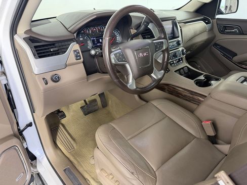 Used 2017 GMC Yukon XL SLT w/ Open Road Package RWD image 4