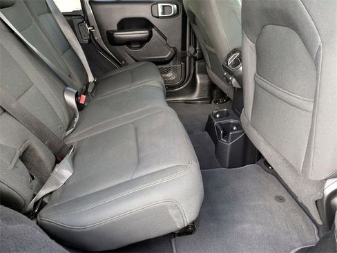 Used 2018 Jeep Wrangler Unlimited Sport S image 34