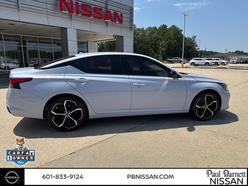 Used 2025 Nissan Altima 2.5 SR FWD image 5