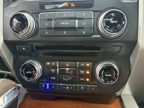 Used 2018 Ford F150 King Ranch w/ Equipment Group 601A Luxury AWD/4WD image 25