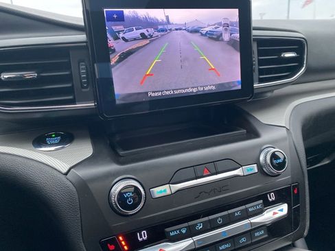 Used 2020 Ford Explorer XLT w/ Equipment Group 202A image 15